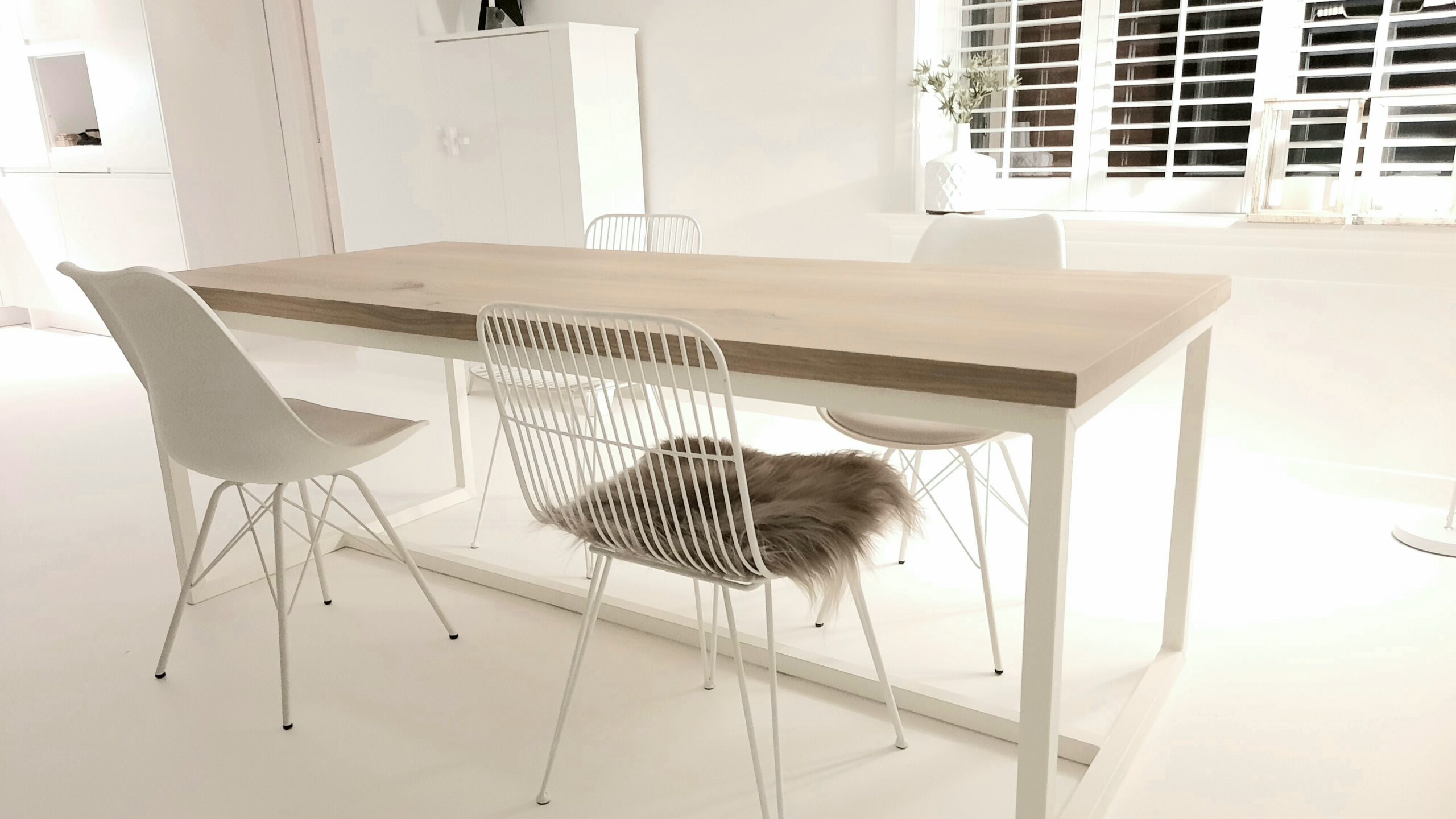 Maatwerk eettafel eiken boomstam